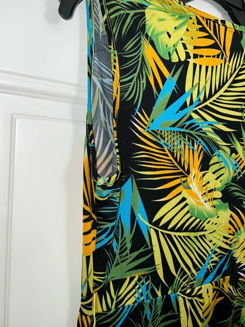 SHEIN Black Tropical Print Sleeveless Jumpsuit with Green & Teal Leaves - Picture 6 of 7